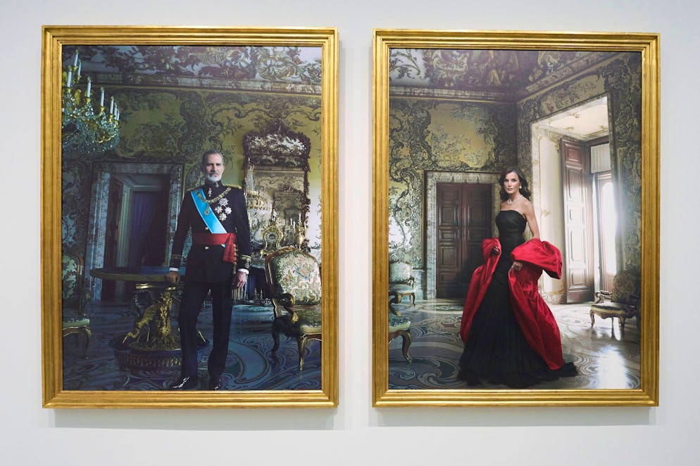 Annie Leibovitz lichtete Felipe und Letizia zwar gemeinsam im Königspalast in Madrid ab. Doch danach machte die US-amerikanische Starfotografin zwei getrennte Porträts daraus.