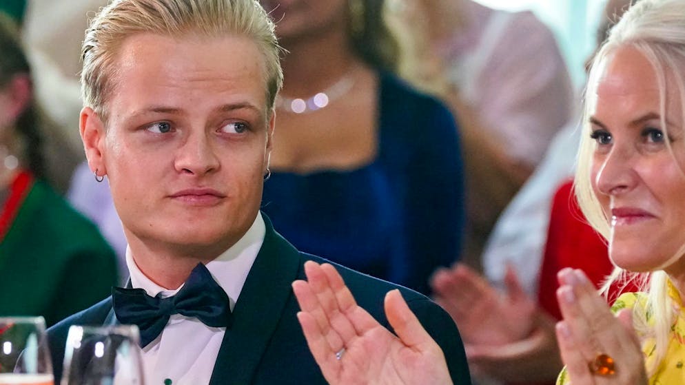 Marius Borg Høiby soll gegen ein bestehendes Kontaktverbot zu seiner Ex-Freundin verstossen haben. Die Polizei hat deshalb Ermittlungen gegen den Sohn der norwegischen Kronprinzessin aufgenommen.