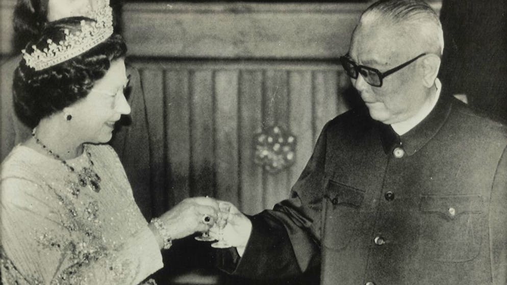 Martini, whisky ou cidre?. Les boissons préférées des membres de la famille royale pour célébrer Noël