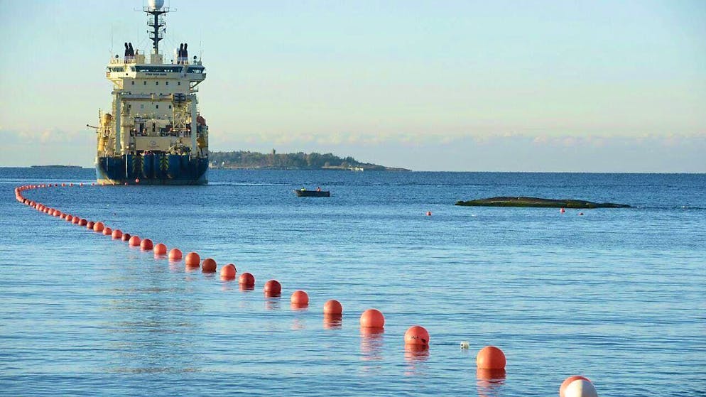ARCHIVE - The installation vessel "Ile de Brehat" is laying the Sea Lion submarine cable (C-Lion) in the Santahamina garrison area. Photo: Heikki Saukkomaa/Lehtikuva/dpa