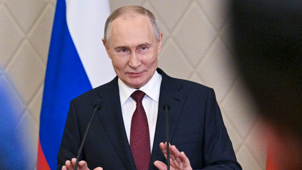 Mercati valutari. Putin: «Non c'è motivo di panico per il calo del rublo»