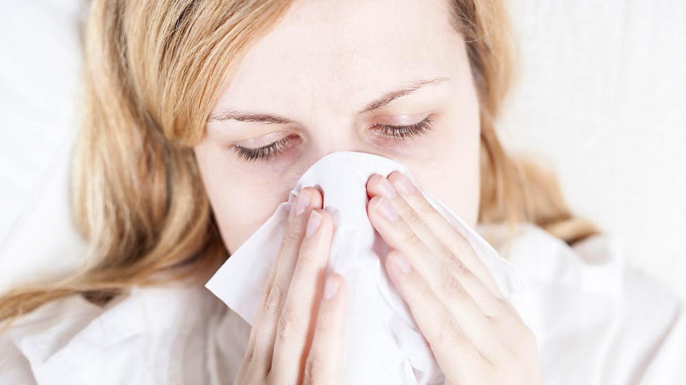 Für viele eklig, für den Körper unverzichtbar: Schleim etwa aus der Nase hält uns gesund. (Archivbild)