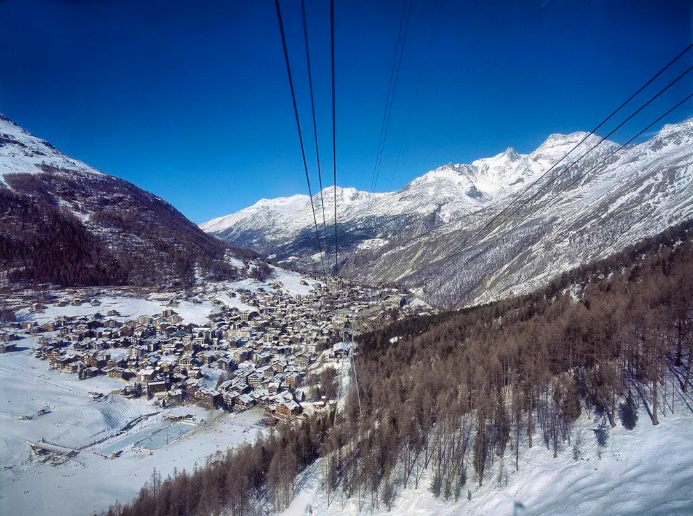 A hotel in Saas-Fee VS is offering a new season pass.