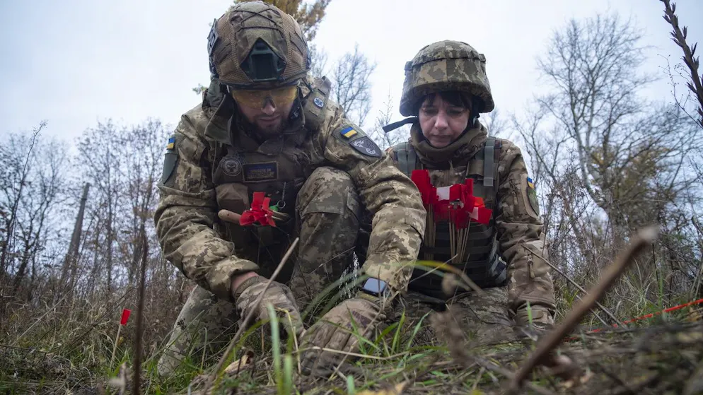 Ukrainische Soldat*innen beim Training. (Archivbild) 