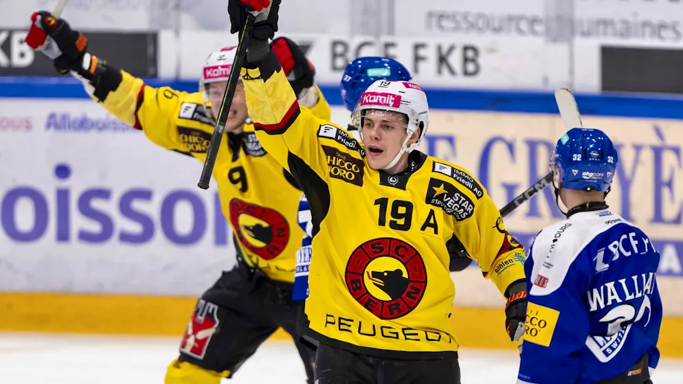 Waltteri Merelä (no 19) portera toujours le maillot bernois la saison prochaine.