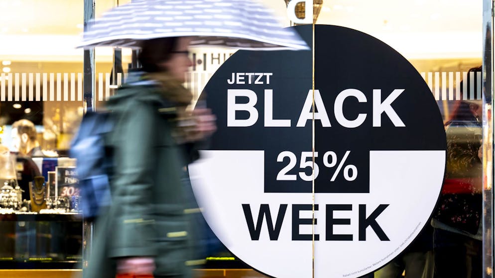 Schwarz-Weiss-Denken: blue-News-Redaktor Bruno Bötschi geht der Black Friday am Allerwertesten vorbei.