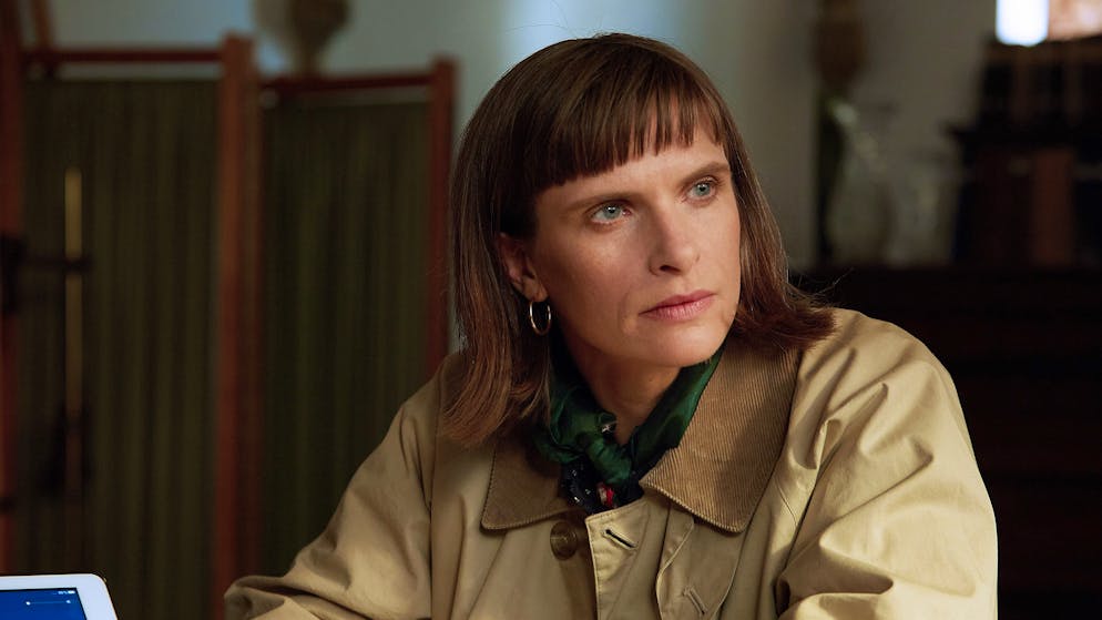 «Tatort» im Check: War der Missbrauch in der katholischen Kirche wirklich systematisch?. Die Figur der örtlichen Kommissarin Eve Pötter (Lena Lauzemis) ist eine grosse Stärke des neuen Falke-«Tatorts».