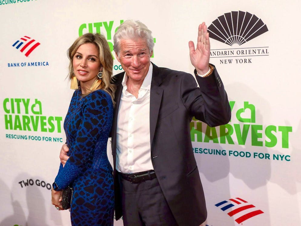 Richard Gere says that his wife Alejandra Silva mistook him for another Hollywood star when they first met.