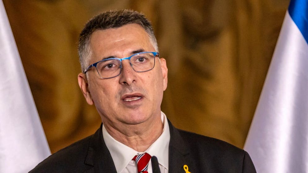 Il ministro degli esteri israeliano Gideon Saar alla conferenza stampa dopo l'incontro a Praga con il suo omologo Ceco Jan Lipavsky