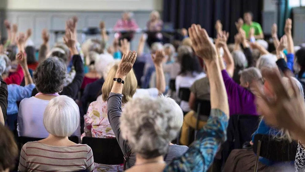 Swiss shareholders are particularly critical of managers' remuneration. (symbolic image)