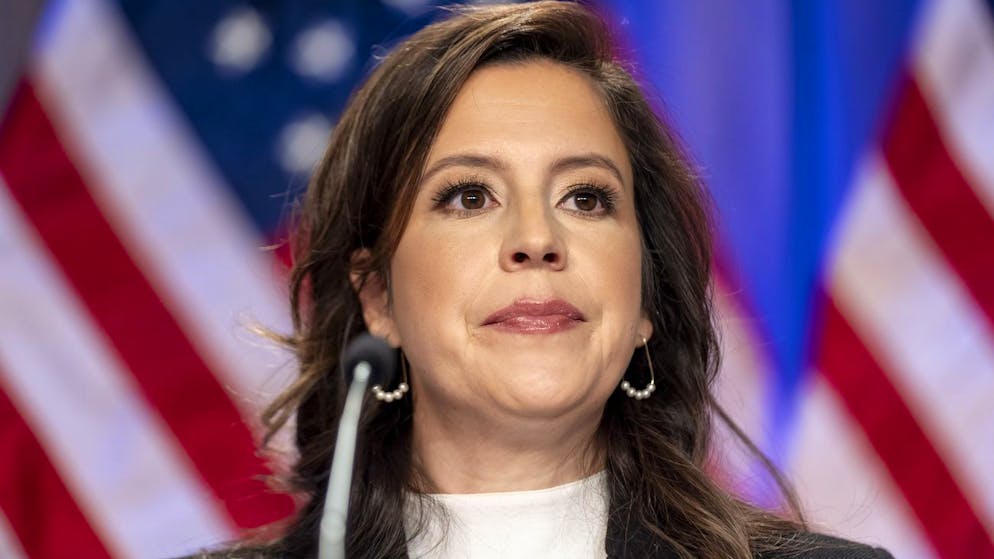 Die republikanische Abgeordnete Elise Stefanik, die Trumps Botschafterin bei den Vereinten Nationen in New York werden soll, hat nach eigenen Angaben Bombendrohungen erhalten. (Archivbild)