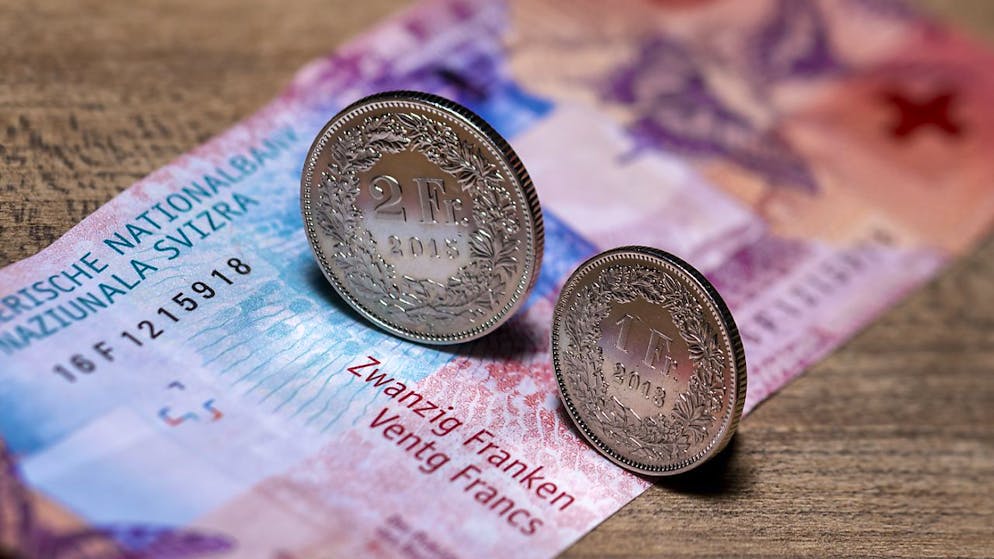 Le tribunal administratif du canton de Zurich a accepté les recours contre l'introduction d'un salaire minimum dans les villes de Zurich et Winterthour (photo symbolique).