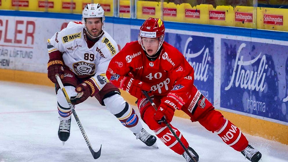 Ajoie with big turnaround - derby wins for ZSC and Bern - Gallery. Finland's Oula Palve (back) scores both of his penalties for Servette to give Geneva victory at the Rapperswil-Jona Lakers