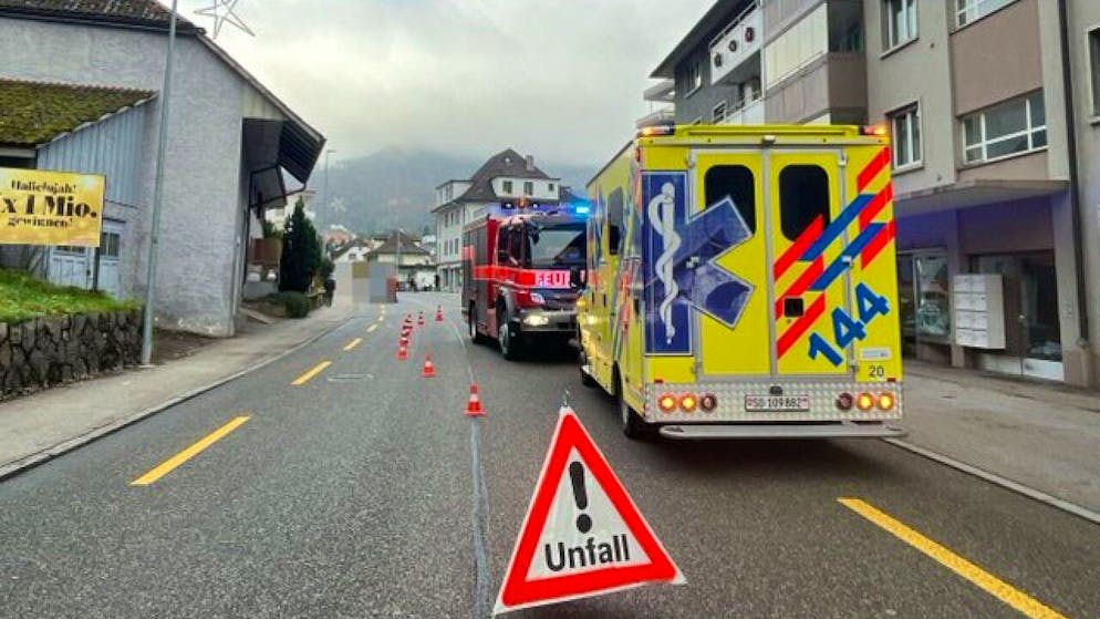 Il luogo in cui è avvenuto lo scontro tra un automobilista, poi deceduto in ospedale, e il veicolo della distribuzione della posta a Trimbach, nel cantone di Soletta