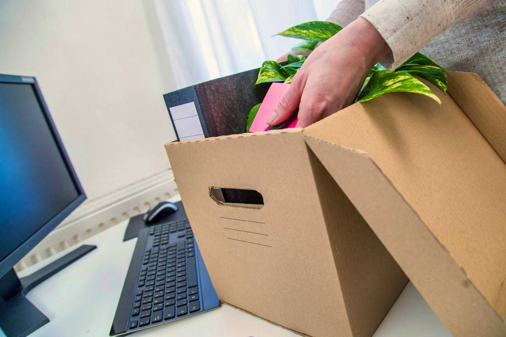 On his second day at work, an employee has already been dismissed.