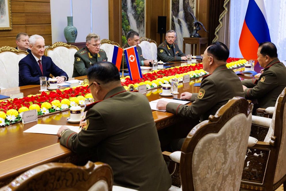 Incontrando il suo omologo nordcoreano, No Kwang Chol, Andrei Belousov ha sottolineato l'importanza del trattato di cooperazione strategica firmato quest'anno tra i due Paesi.