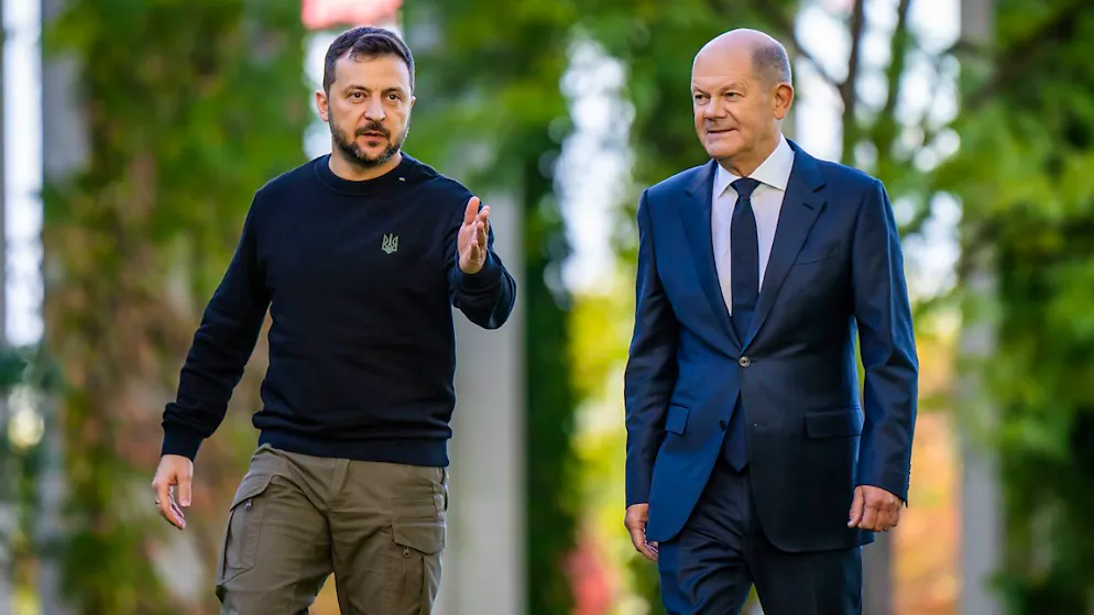 BundeskanzlerOlaf Scholz (r.) hatte Mitte November vor dem G20-Gipfel zum ersten Mal seit fast zwei Jahren wieder mit Putin telefoniert. Selenskyj hatte das Gespräch anschliessend kritisiert und dem Kanzler vorgeworfen, er öffne die «Büchse der Pandora».