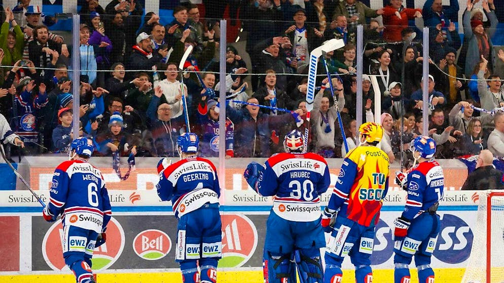 Ajoie with big turnaround - derby wins for ZSC and Bern - Gallery. Great joy among the ZSC fans after the derby win against Kloten