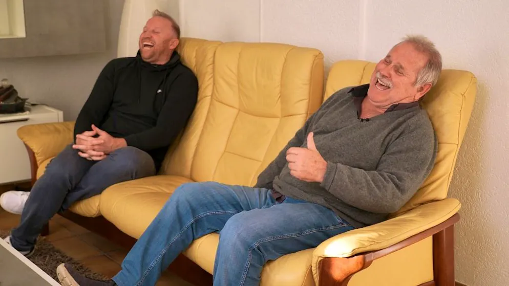 Magnin zeigt blue Sport sein Elternhaus. «Jetzt wisst ihr, weshalb ich so eine grosse ‹Schnurre› habe»