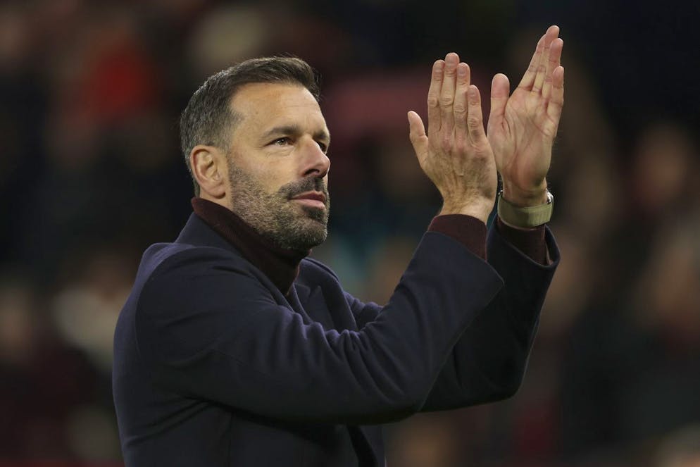 Ruud van Nistelrooy va entraîner Leicester.