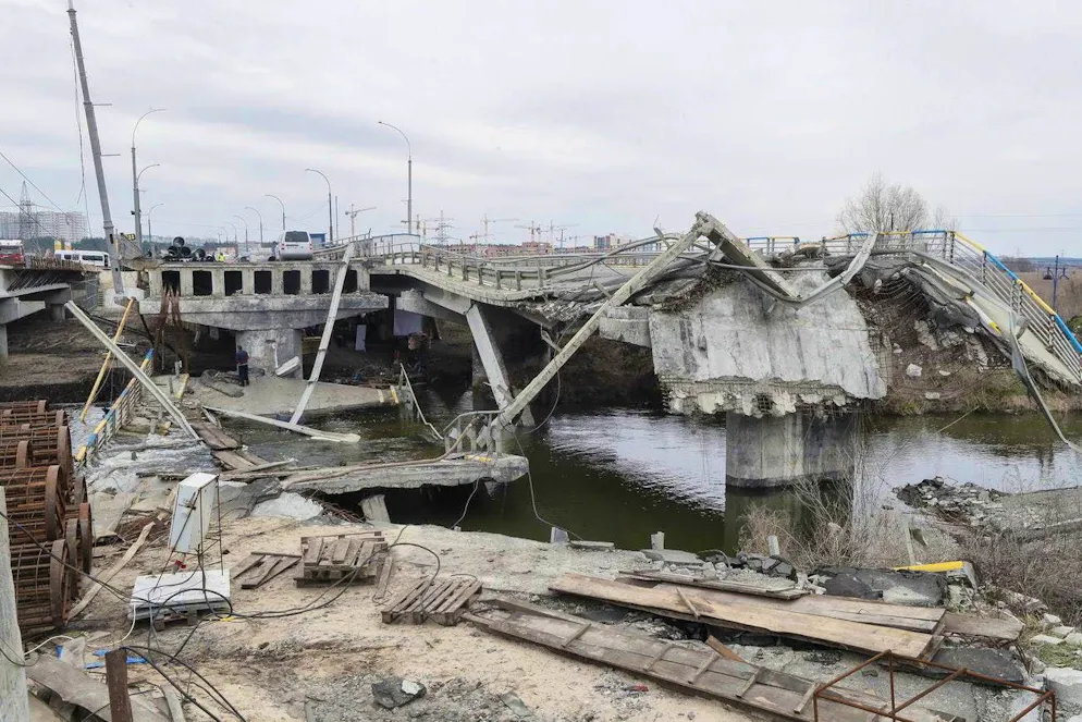 The destroyed Romanov Bridge between Irpin and Kiev.