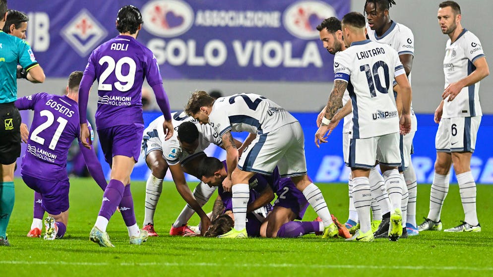 Edoardo Bove kollabiert mitten im Spiel.