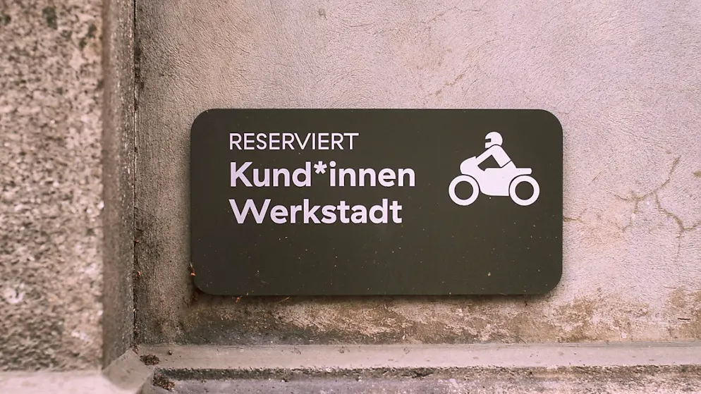 Die Schweizer Lehrerinnen und Lehrer wären laut ihrer Zentralpräsidentin froh, wenn sie wüssten, ob der Genderstern von der Politik gewünscht wird oder nicht. (Archivbild)