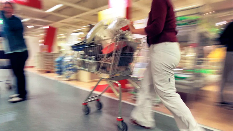 I consumatori continuano a comprare.