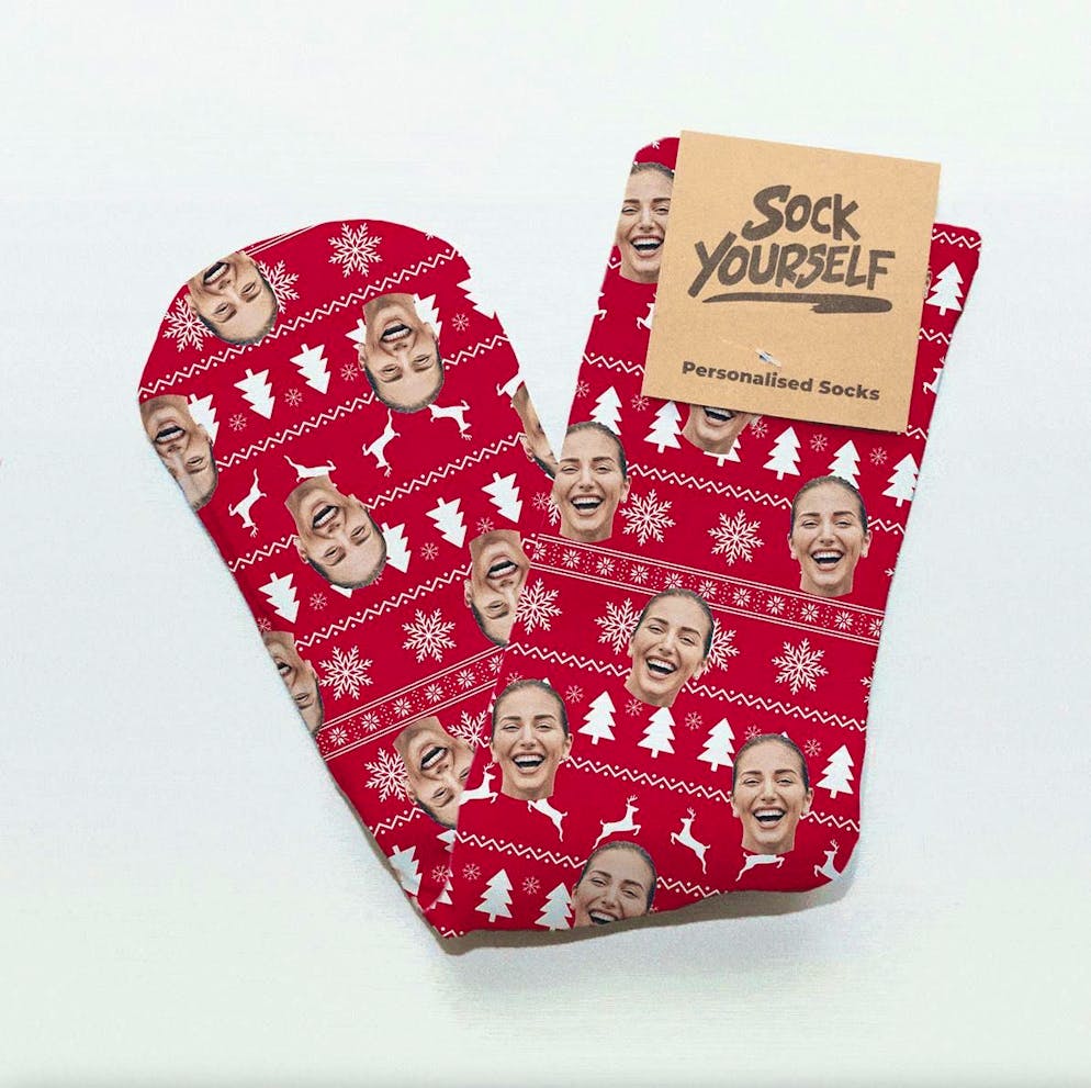 7 gift ideas for your better half. With the personalized Christmas socks from Radbag for around 30 francs, your partner will always be with you wherever you go.