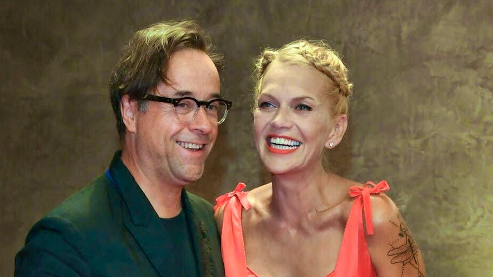 "We have one bathroom, but we actually have two sinks" Anna Loos and Jan Josef Liefers.