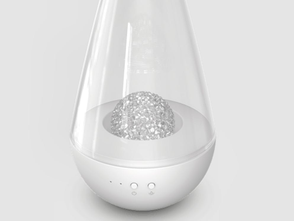 7 Geschenkideen fürs Schwiegermami und den Schwiegerpapi. Aroma Diffuser «Nina» von Stadler Form für 29 Franken zaubert mit Duftkugel und Lichteffekt eine angenehme Atmosphäre.