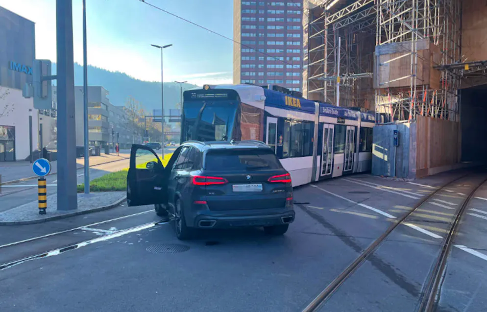 Die Bahnpassagiere mussten auf Ersatzbusse ausweichen.