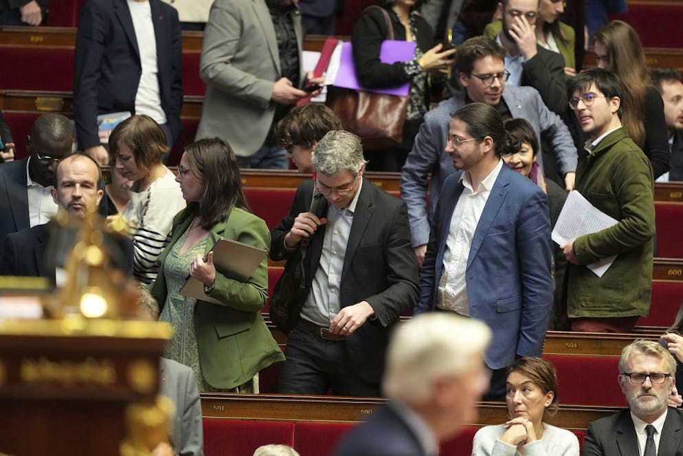 Les députés de La France insoumise ont quitté l'hémicycle à l'annonce du recours au 49.3.