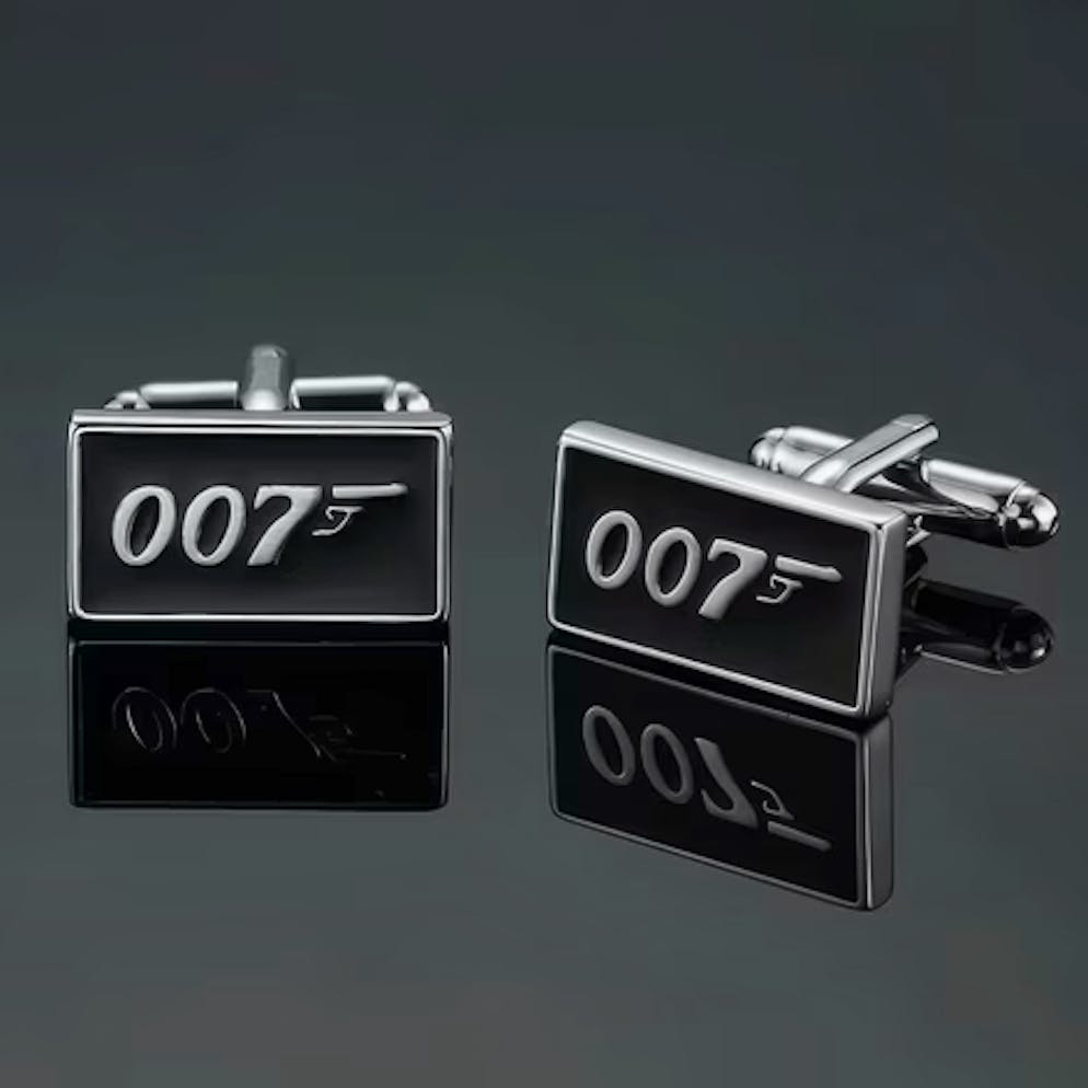 7 Geschenkideen für den besten Kumpel. Sich einmal im Leben wie James Bond fühlen, geht mit den «007 Manschettenknöpfen» von X-Tac für 26.90 Franken, via Galaxus.