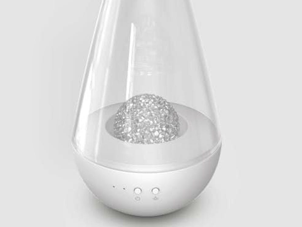 7 gift ideas for the mother-in-law and father-in-law. Aroma diffuser "Nina" from Stadler Form for 29 francs conjures up a pleasant atmosphere with a fragrance ball and light effect.
