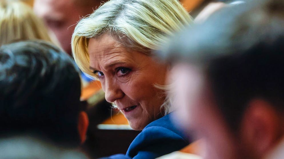 Francia. Le Pen stacca la spina: il governo Barnier è in fin di vita