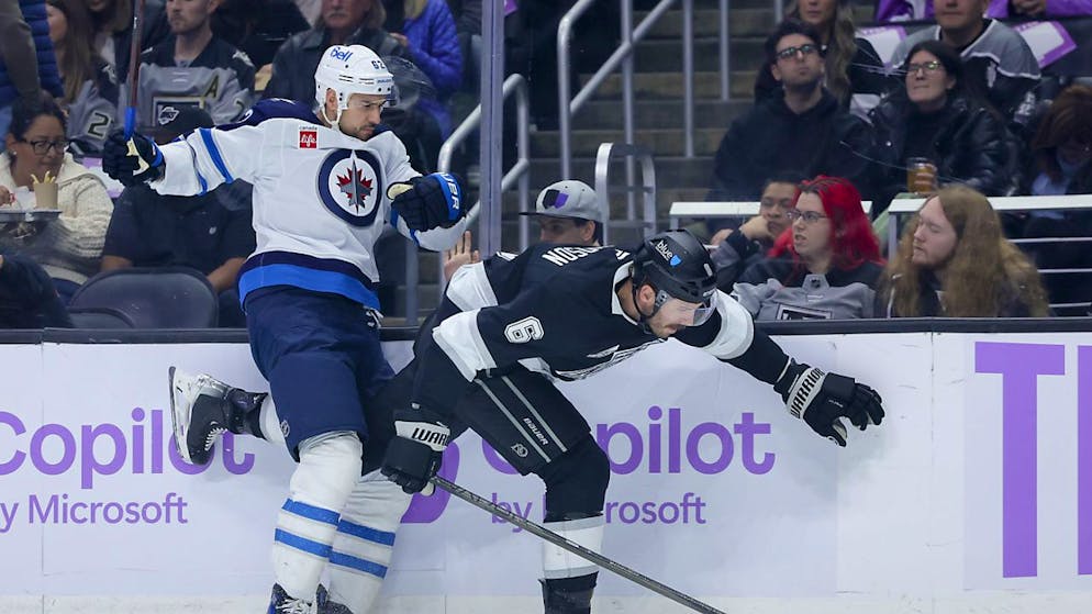 Nino Niederreiter (links) und seine Kollegen geraten unter Druck.