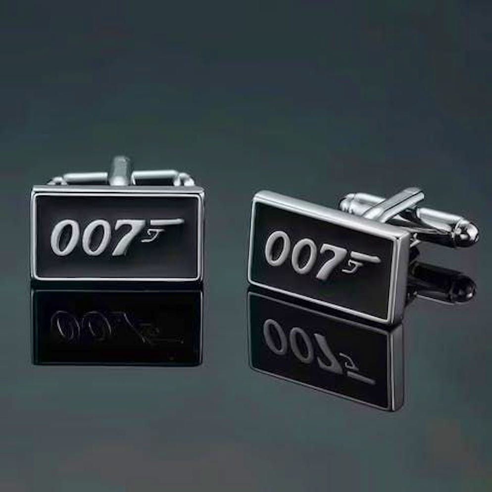 7 gift ideas for the best buddy. Feel like James Bond for once in your life with the "007 cufflinks" from X-Tac for 26.90 francs, via Galaxus.