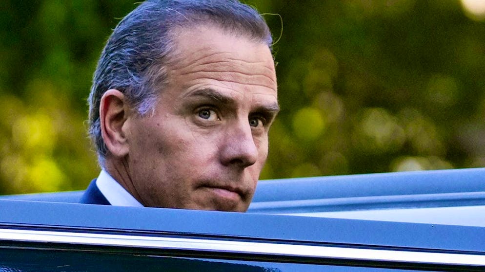 ARCHIVE - Hunter Biden gets into a vehicle as he leaves federal court on September 5, 2024 in Los Angeles after pleading guilty in a tax matter. Contrary to previous statements, outgoing US President Biden has now pardoned his son Hunter after all. Photo: Eric Thayer/AP/dpa