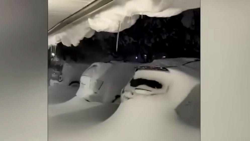 Weather phenomenon in America. Up to 2 meters of snow - in 30 minutes