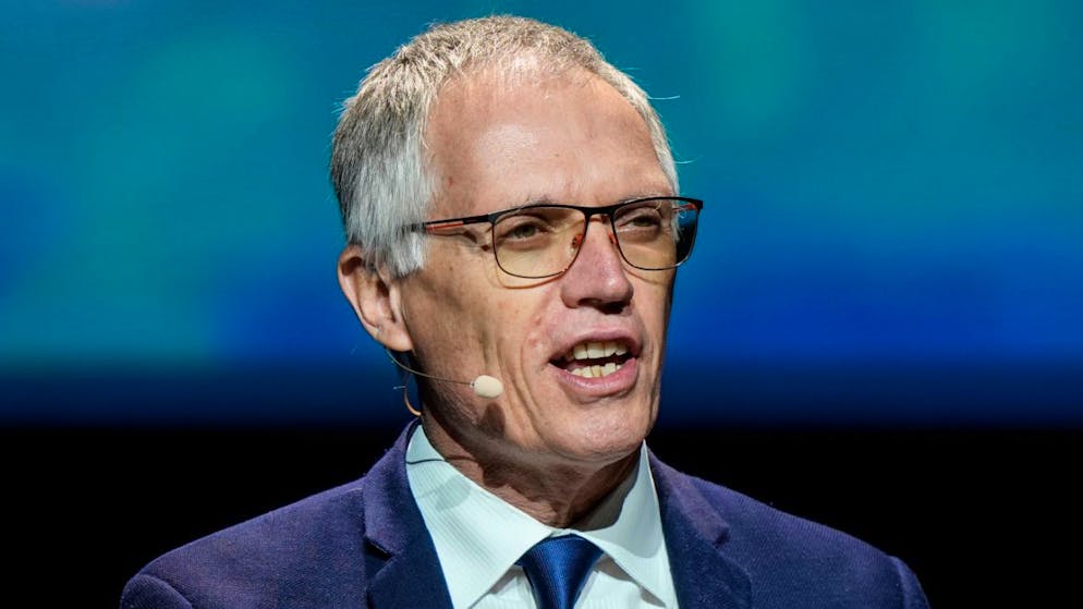 Die Suche nach einem Nachfolger von Carlos Tavares als CEO von Stellantis solle im ersten Halbjahr 2025 abgeschlossen sein, erklärte der Autokonzern.