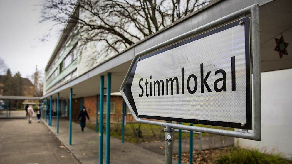 According to a recent survey, the SVP continues to gain in voter favor. (symbolic image)