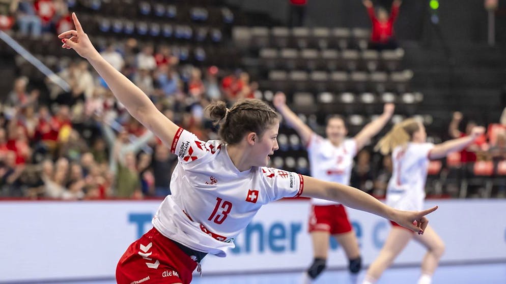 Era Baumann und ihre Kolleginnen jubeln: Der Einzug in die Hauptrunde ist geschafft