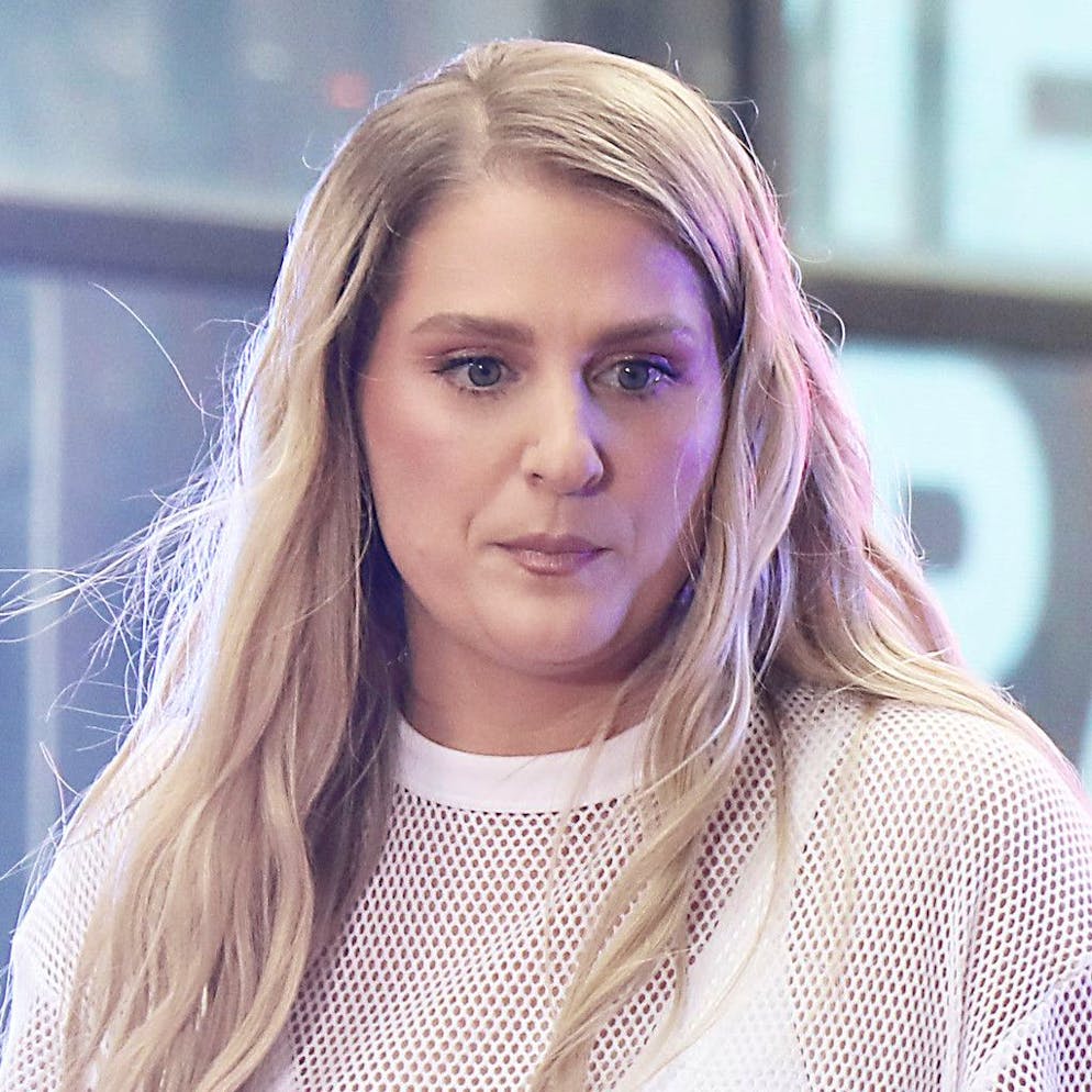 Meghan Trainor a eu recours au lip flip, une injection de toxine botulique dans les muscles autour des lèvres qui doit les rendre plus charnues.