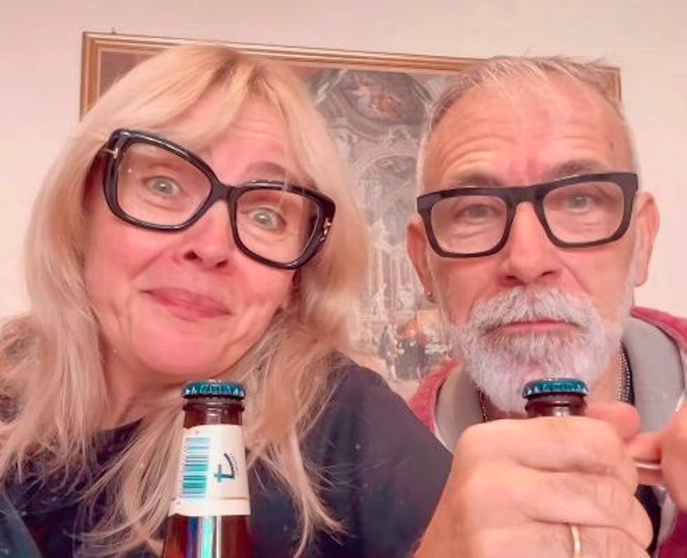 I Jalisse in attesa dell'annuncio dei big che avrebbero partecipato a Sanremo 2025.