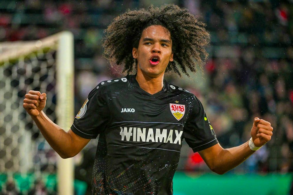 Stuttgart stroll into DFB Cup quarter-finals - Gallery. Anrie Chase shows his brains against Regensburg.