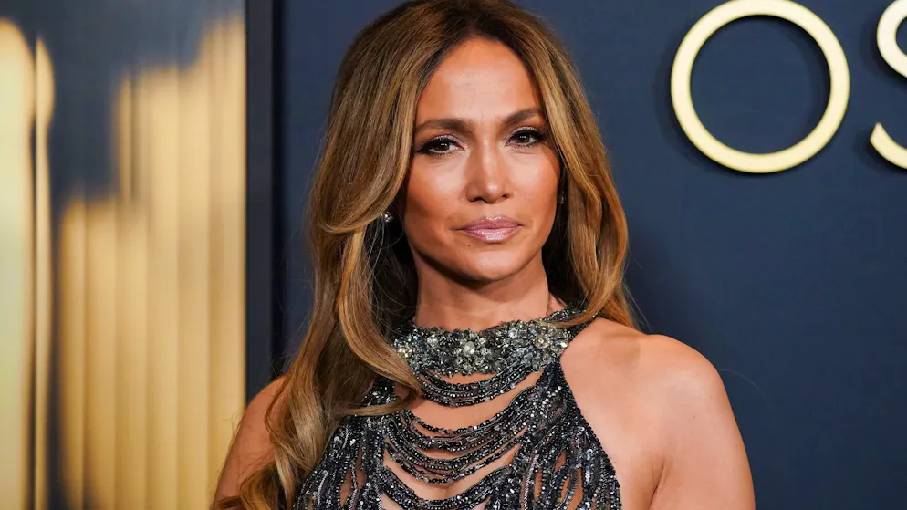 No copyright. Jennifer Lopez shares photos of herself - and gets sued