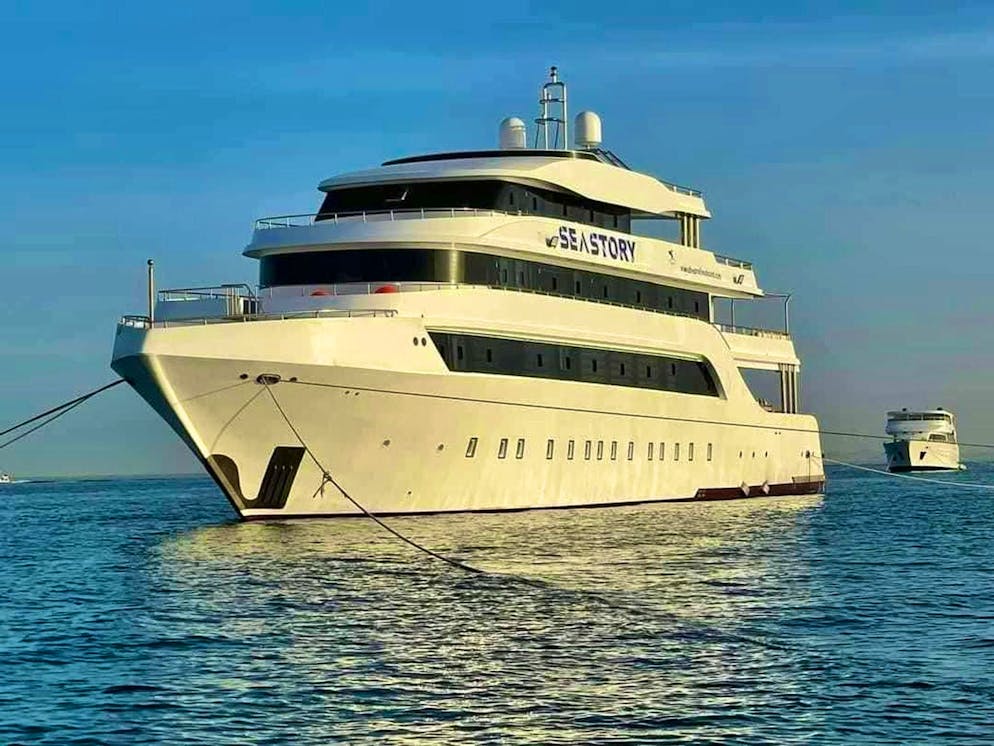 The "Sea Story" sank at the end of November.