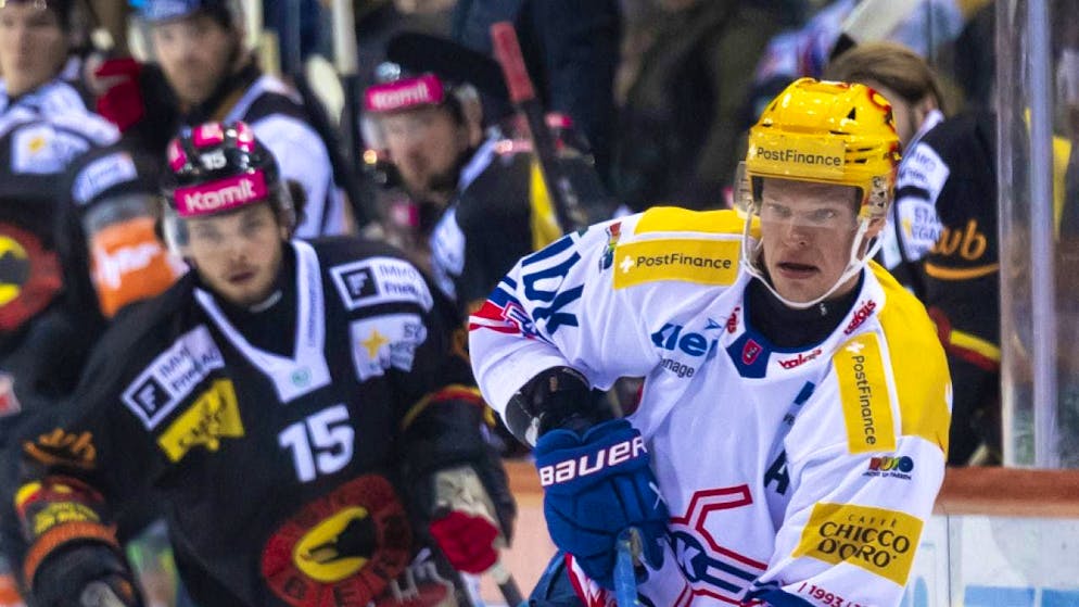 Miro Aaltonen (front in white) will no longer play against, but with SC Bern next season.