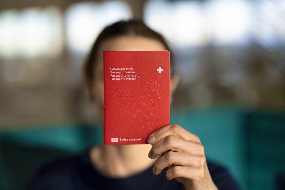 The Swiss passport is not just a document issued by the authorities, but for many a precious piece of paper. An Australian woman fights for citizenship in Switzerland.